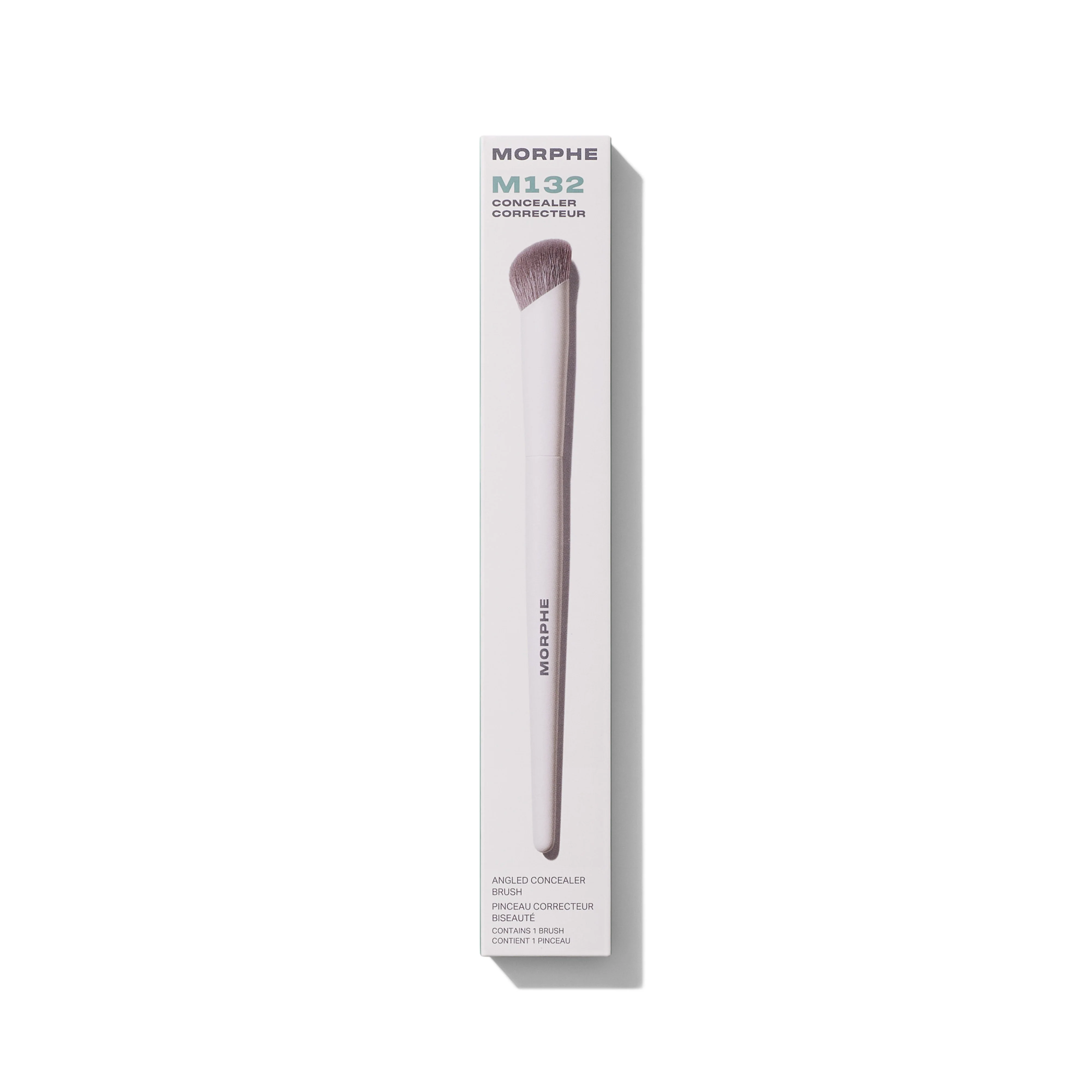 344-m132-angled-concealer-brush-2.webp M132 Angled Concealer Brush