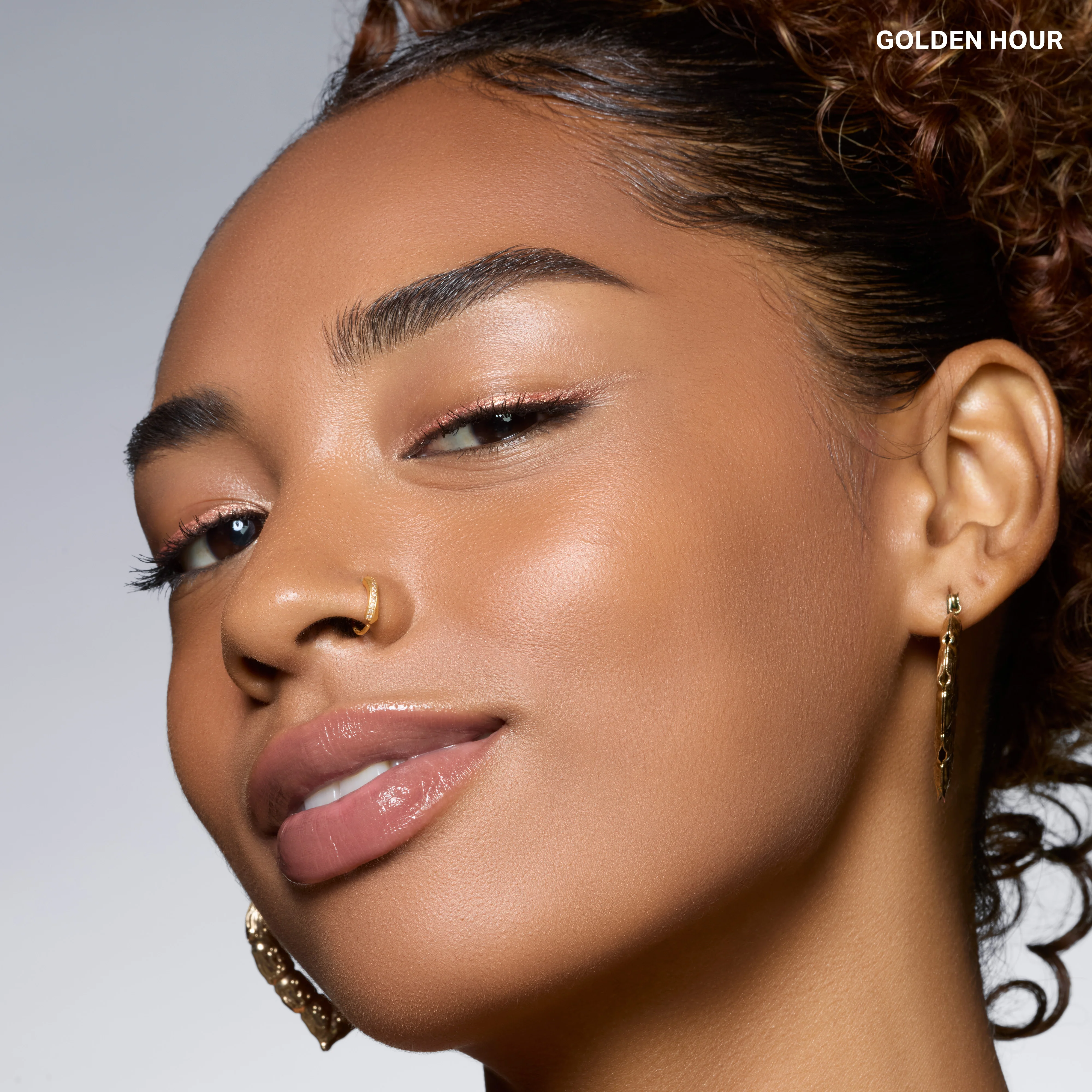 400-cloudlight-soft-glow-veil-finishing-powder-12.webp Cloudlight Soft Glow Veil Finishing Powder