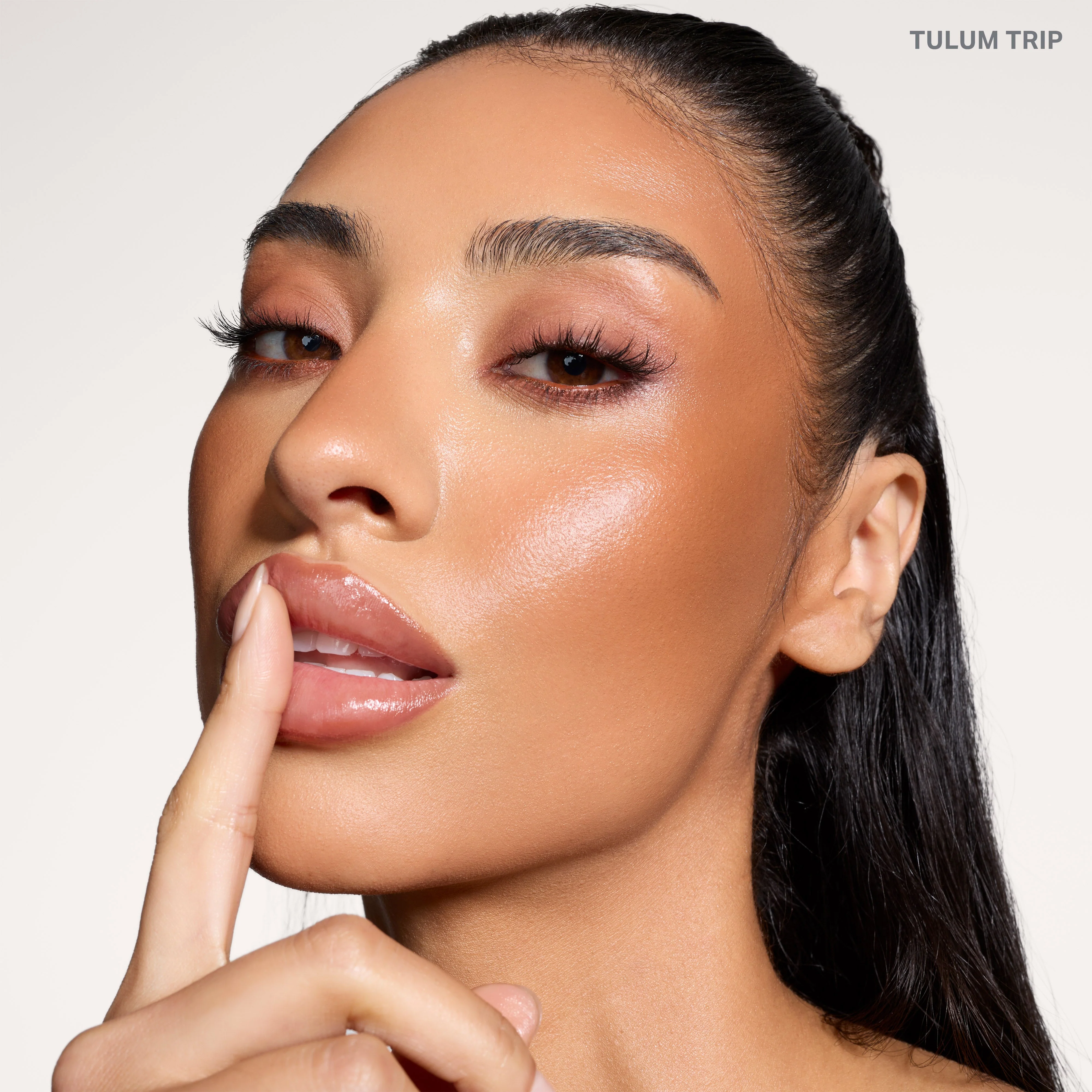 50-cheek-thrills-bronze-tone-duos-21.webp Cheek Thrills Bronze & Tone Duos