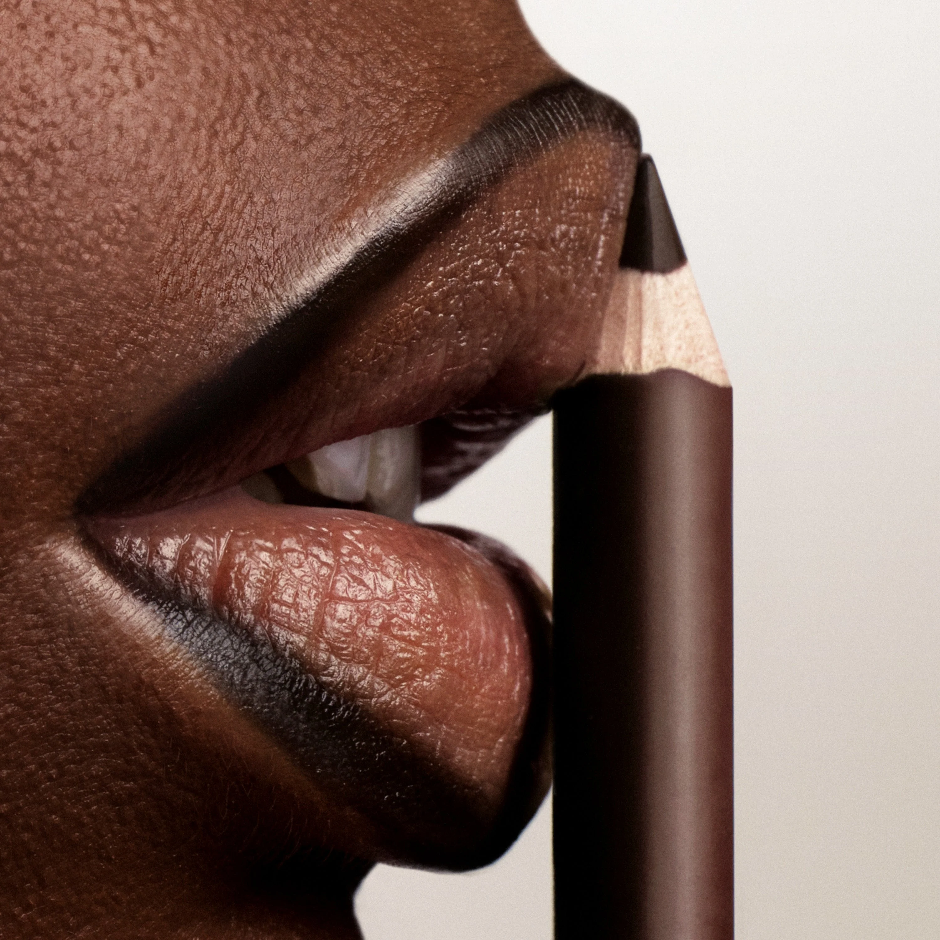695-signature-lip-pencil-bundle-5.webp Signature Lip Pencil Bundle